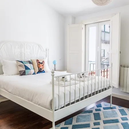 Apartment Plum Guide - Celebrity *